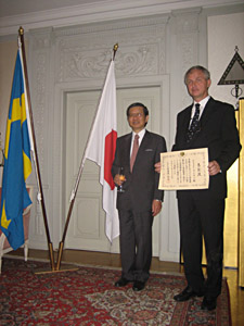 Edvard Fleetwood och ambassadör Nakajima
